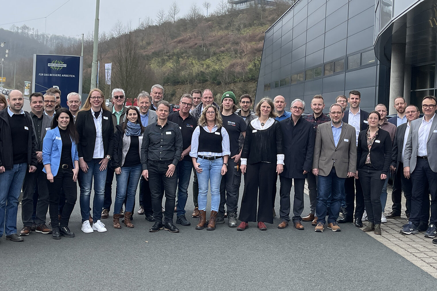 Die Teilnehmerinnen und Teilnehmer von Ökoprofit Siegen-Wittgenstein - hier beim Start des Projekts.